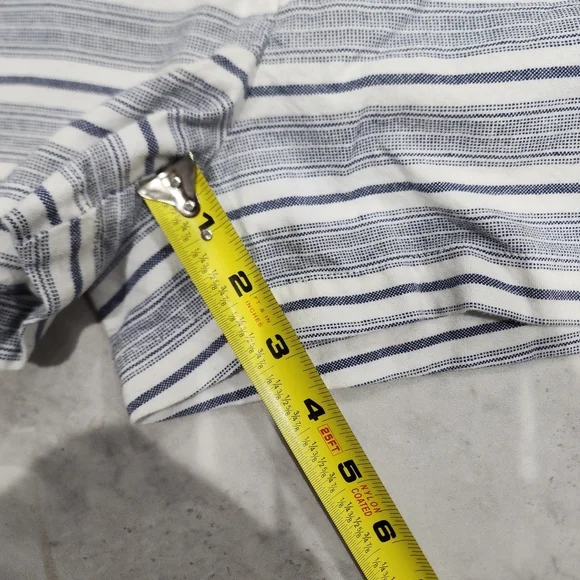 Khakis By Gap The 3” Inseam Short Blue White Chino Shorts, Size 2 - Picture 4 of 5